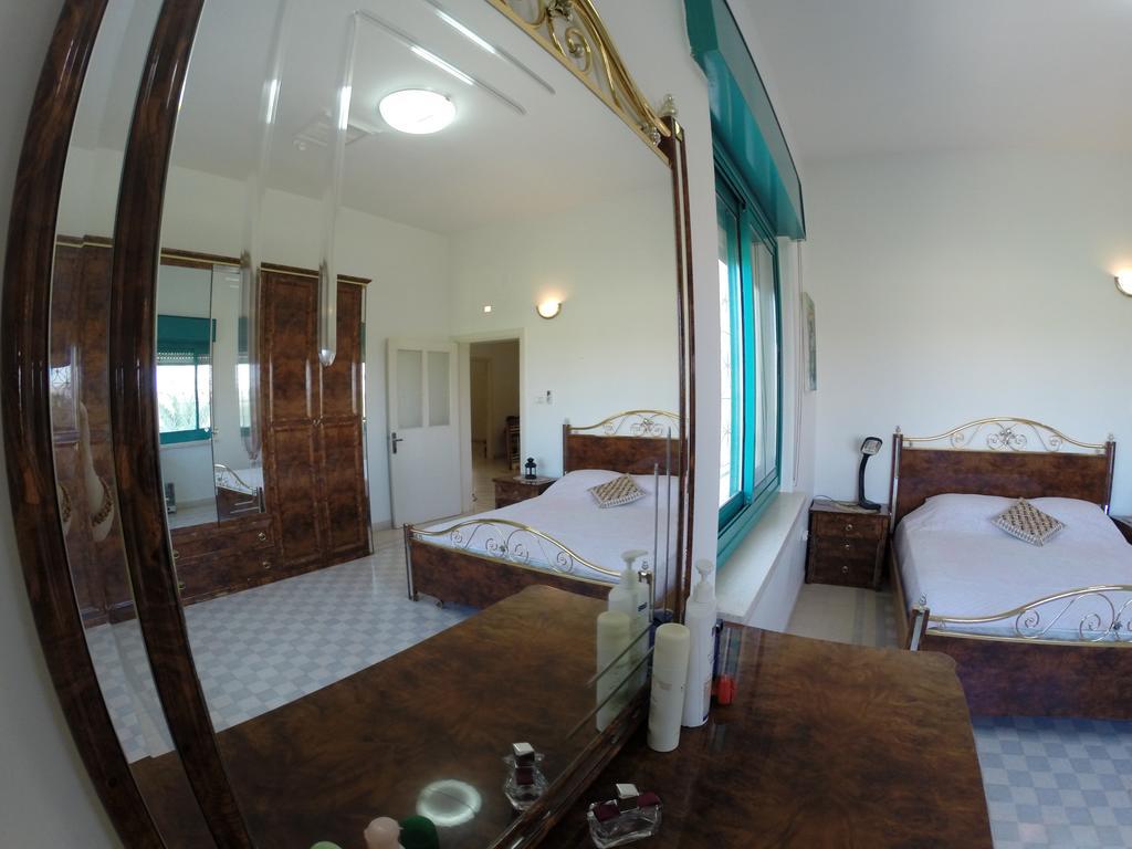Auberg-Inn Guesthouse Jéricho Chambre photo